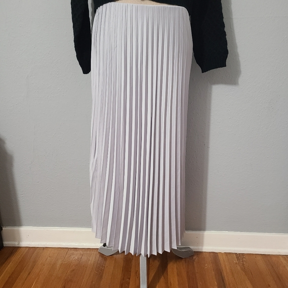 J. Crew Midi Marcia Pleated Silver Skirt NWT Size Med - Picture 3 of 12